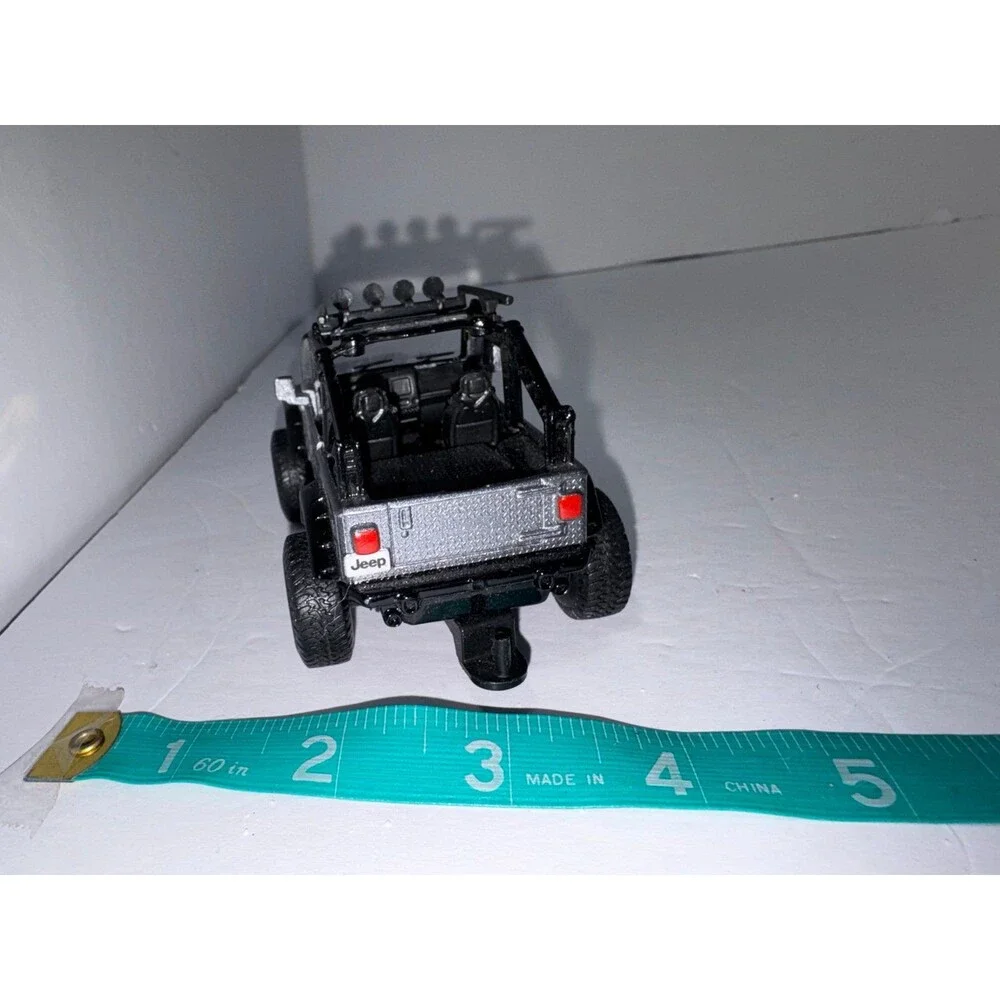 2003 JEEP WRANGLER RUBICON 4x4 SUV LIFTED SILVER DIECAST MODEL BY MAISTO B5